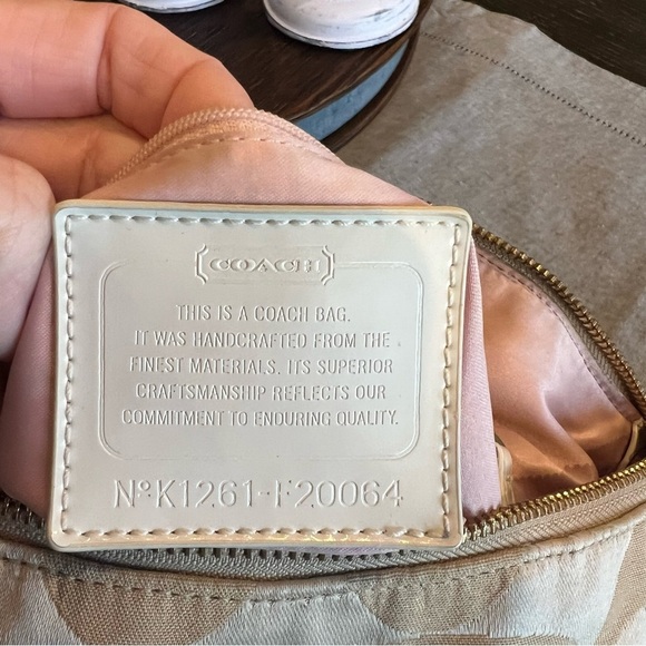 Coach Poppy Signature C Bag - Picture 3 of 11